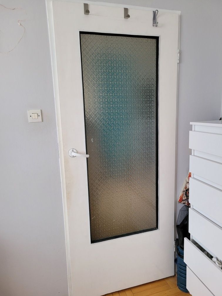 Drzwi wewnętrzne drewniane z klamką i zamkiem. 5 szt