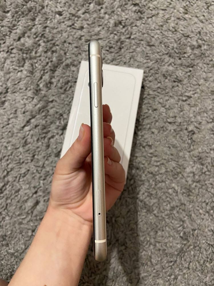 iPhone 11 б/у 64 Гб телефон