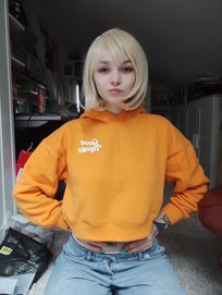 Peruka blond bob z grzywką asymetryczny przedziałek WIG cosplay