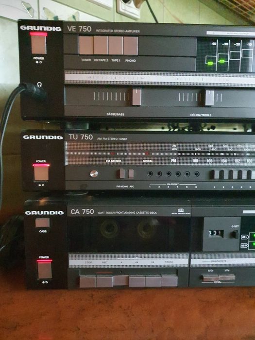 Stara wieża Grundig, 3 segmenty, sprawna