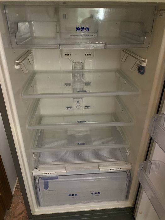 Холодильник Whirlpool ARC 42081