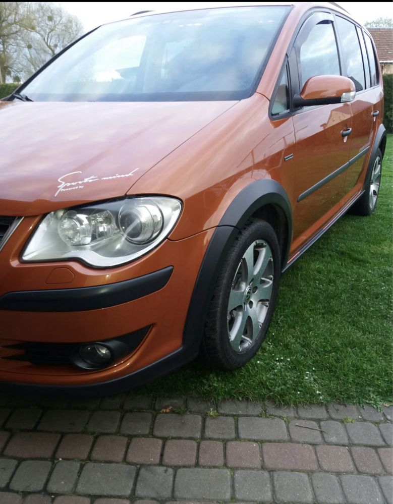 Volkswagen Touran Cross