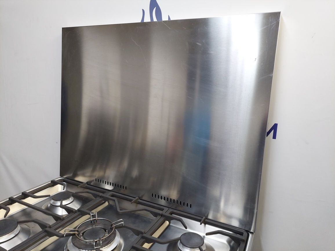 Металевий захист для кухонної плити на стіну з нержавійкиШирина 90см
