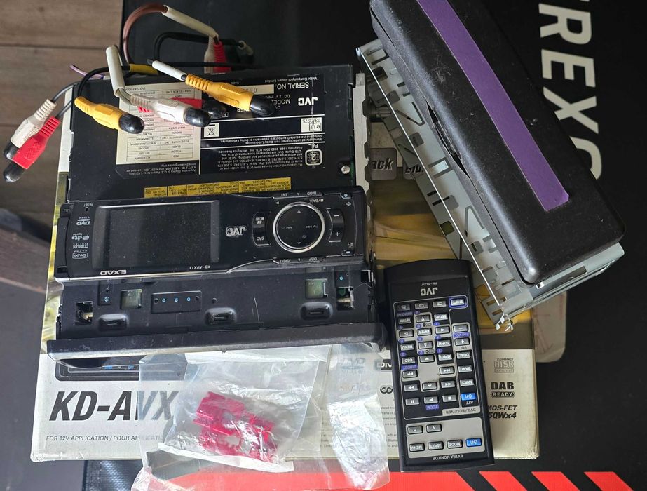Radioodtwarzacz CD/DVD JVC KD-AVX11