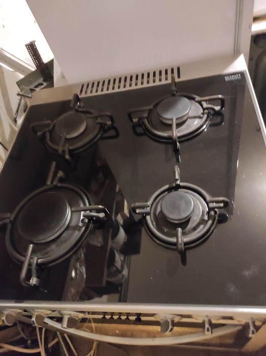 Kuchenka Amica 60cm , gazowo- elektryczna