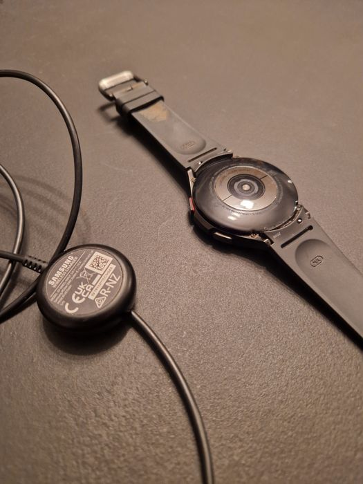 Galaxy Watch4 Classic LTE (46mm)
Kup G