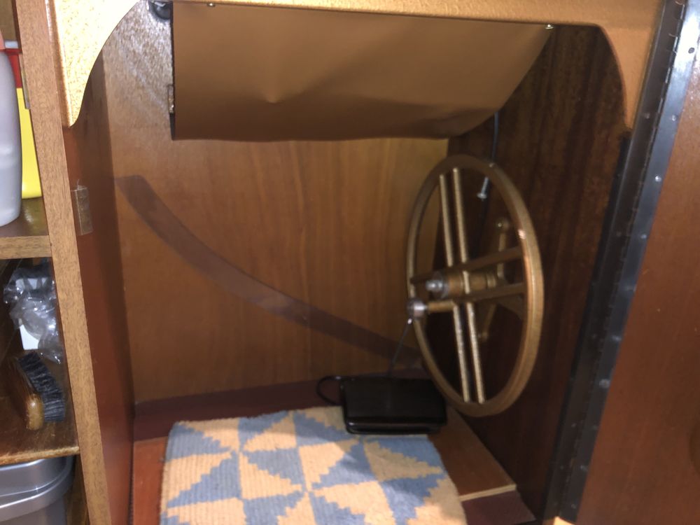 Móvel + máquina de costura singer 518 como nova
