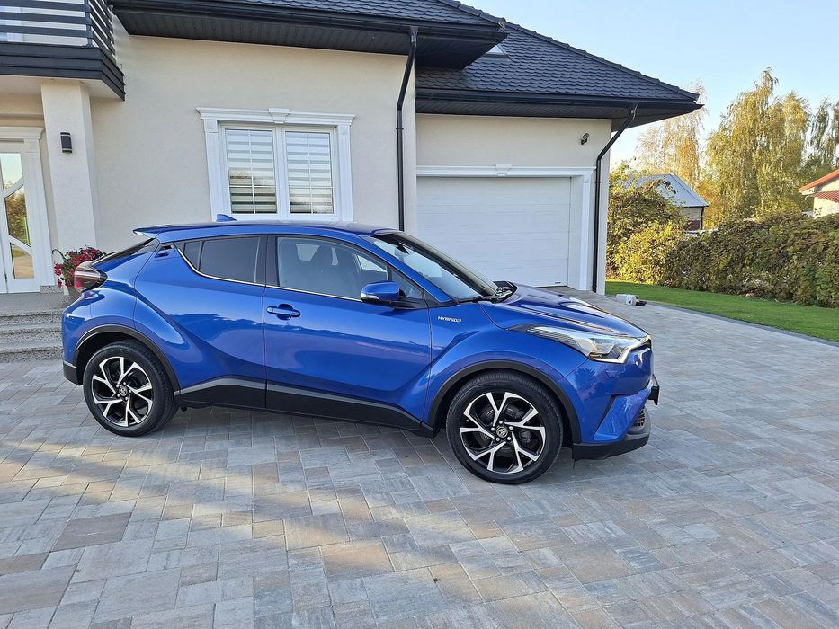 Toyota C-HR 1.8 hybryda,  bogate wyposażenie, kamera, pełen serwis ASO