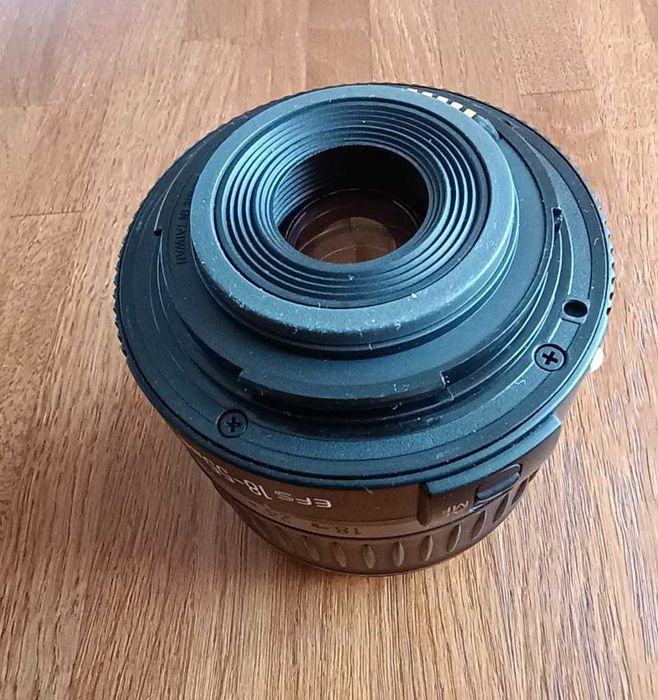 Об'єктиви Yashica та Canon