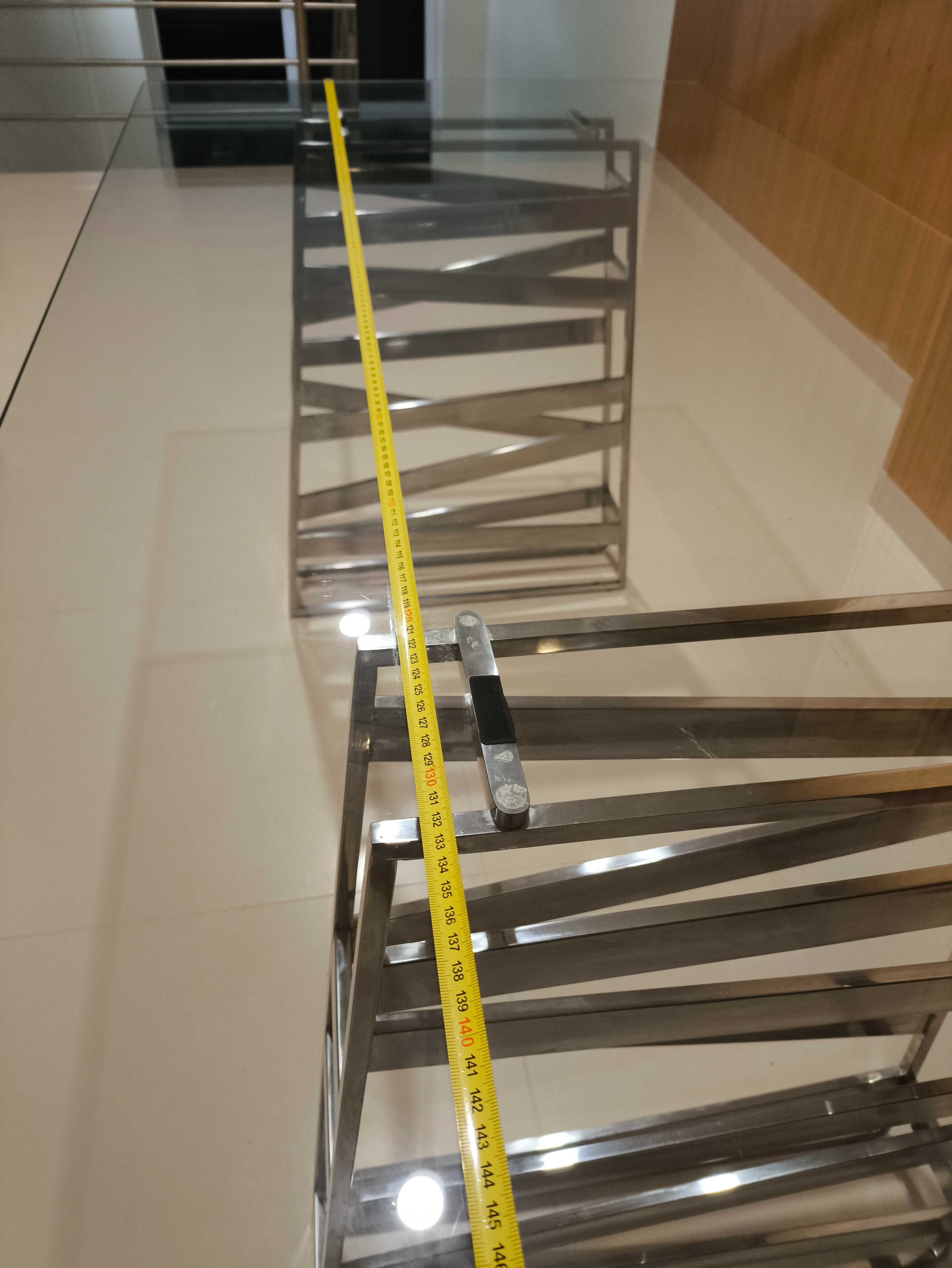 Mesa/Secretária em vidro temperado com suportes em inox
