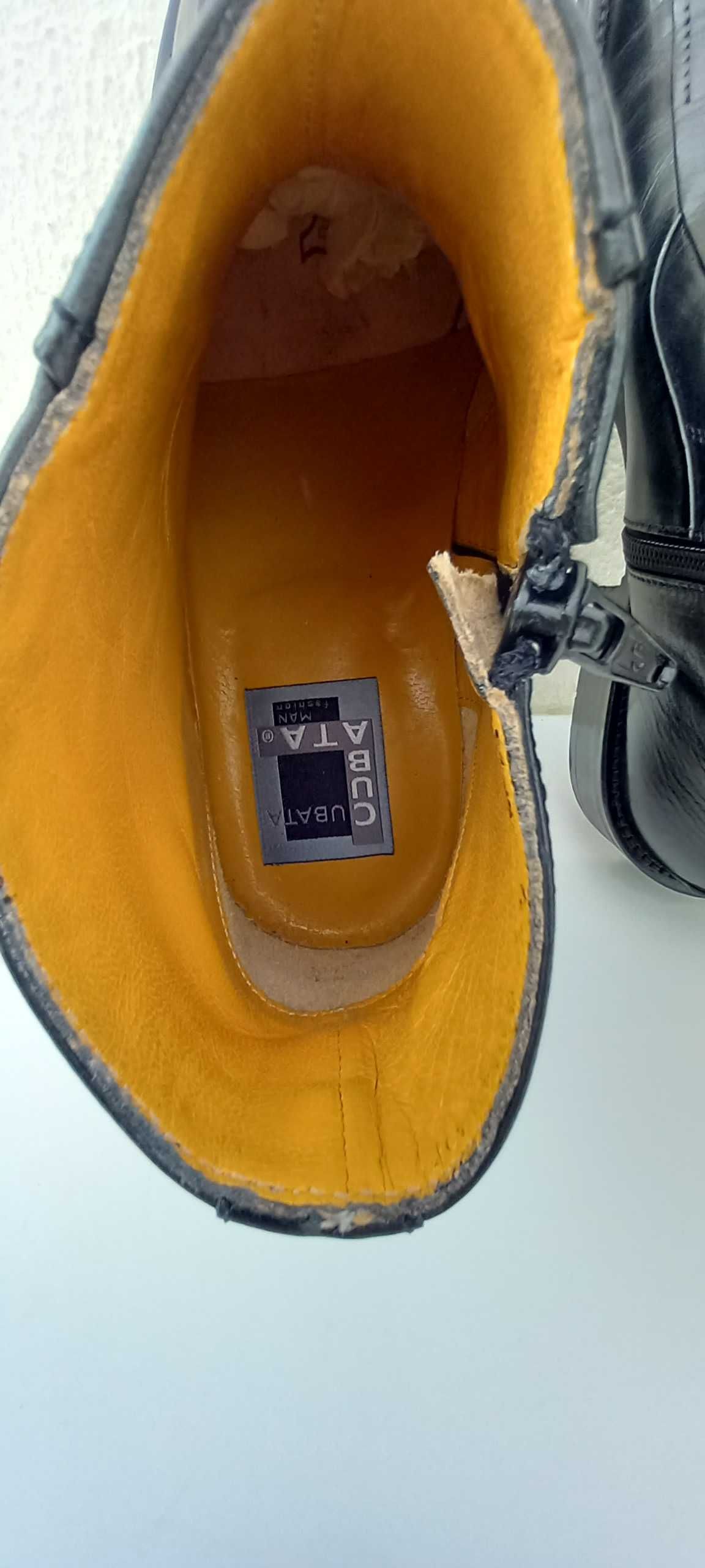 Botas homem em couro. Novas