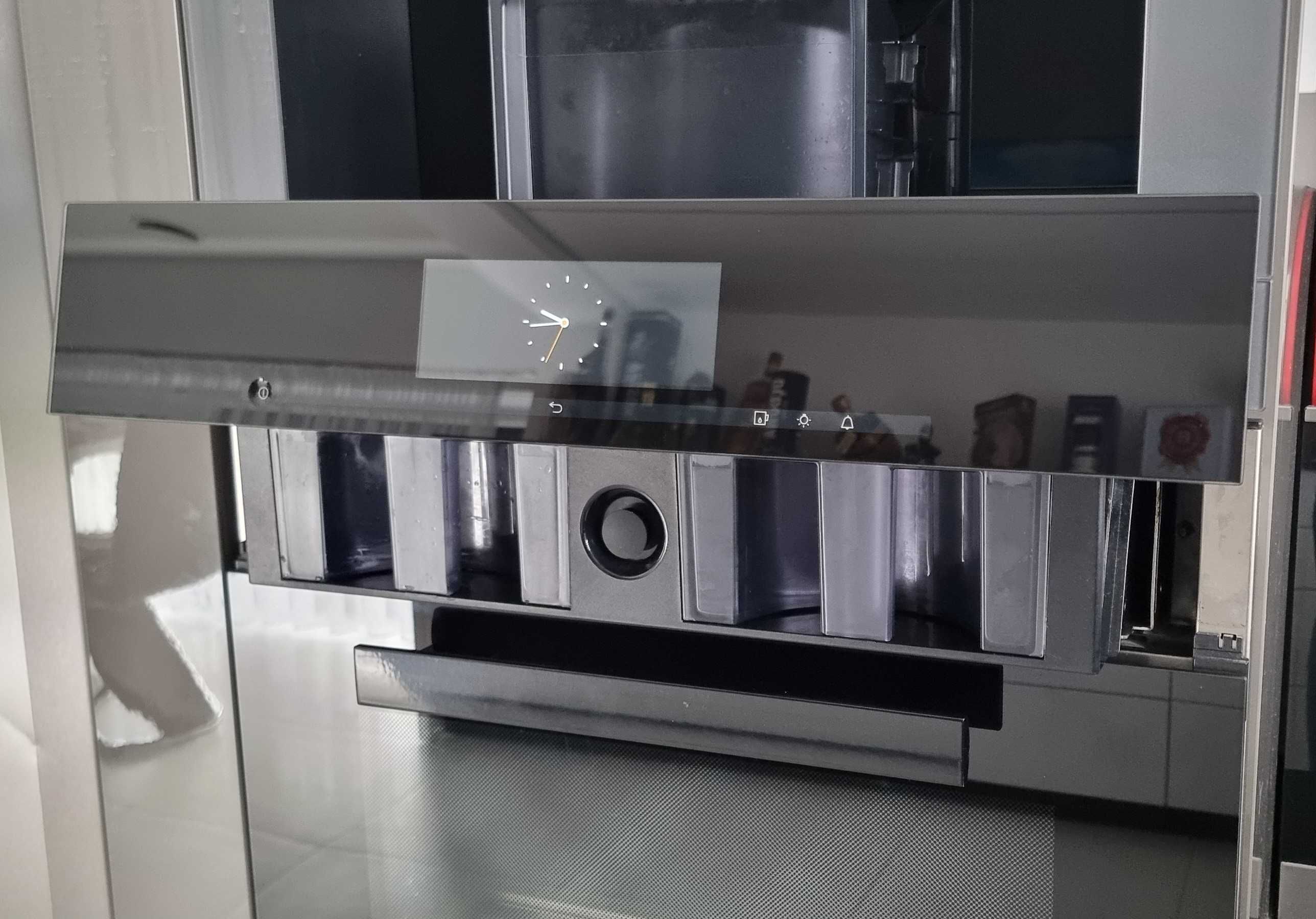 Piekarnik 2w1. Piekarnik konwekcyjno - parowy Miele DGC 6860 XXL, 68L