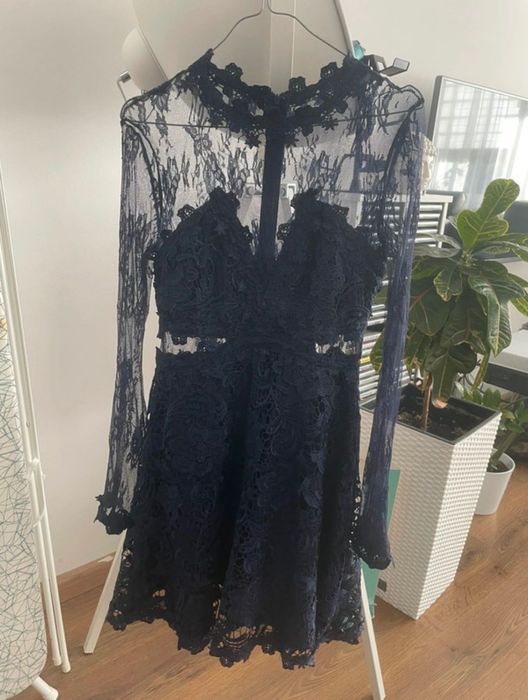 Romantyczna koronkowa sukienka