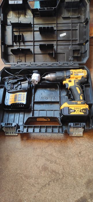 Wiertarko wkrętarka akumulatorowa DeWALT 18V DCD778 walizka bateria