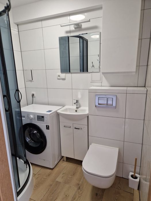 Wynajem długoterminowy 4 pokoje koło dworca al. Wojska Polskiego 518