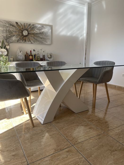 Mesa de jantar em vidro