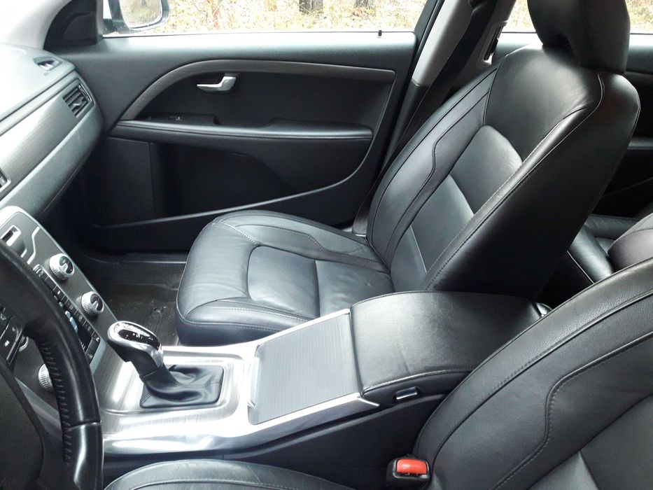 Volvo V70 III T5 Drive-E 2.0 turbo benzyna 245 KM