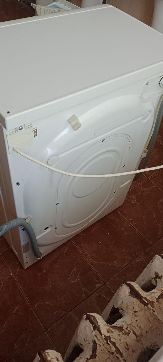 Продам пральну машину Арістон