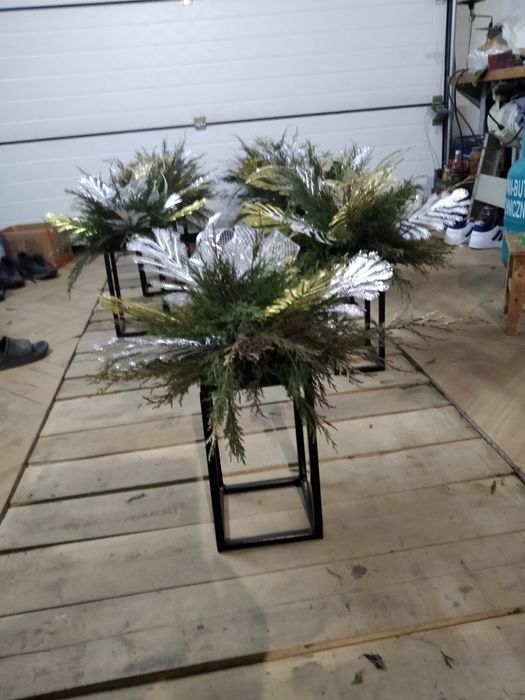 Stojak na kwiaty i dekoracje do stołu.