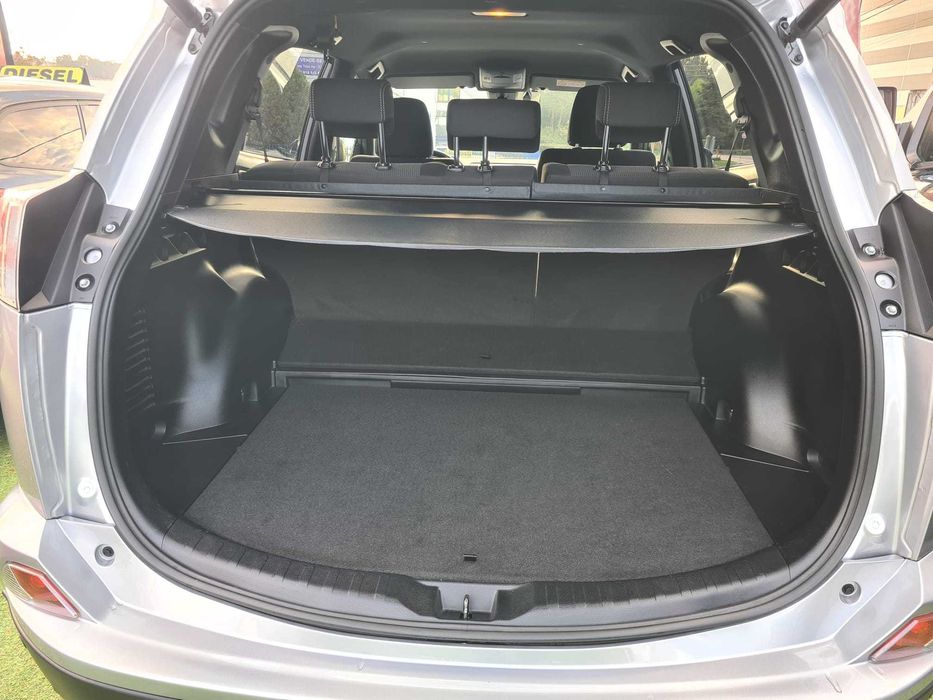 Toyota Rav 4 2.5 Hybrid Pure Dark 4x2 APENAS 68.000 km