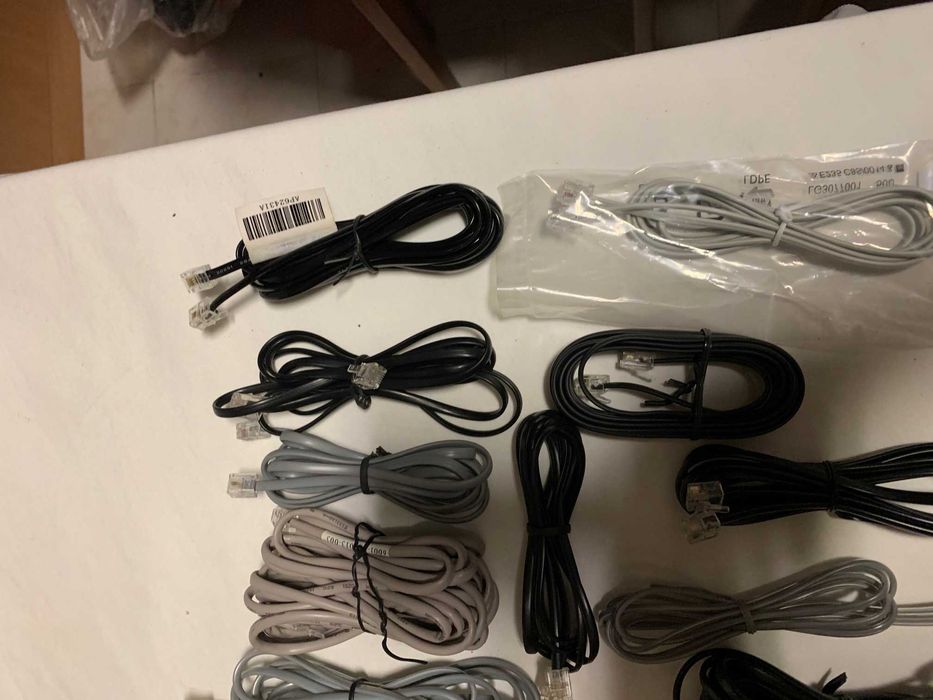 Cabos + ficha telefone