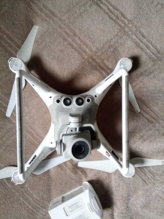 Квадрокоптер, Phantom 4. Dji