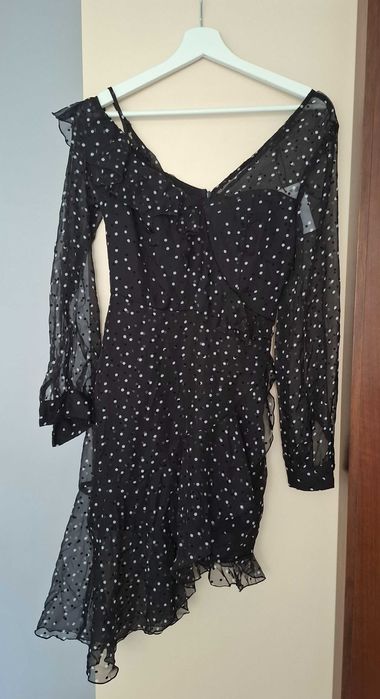 Śliczna sukieneczka z falbankami