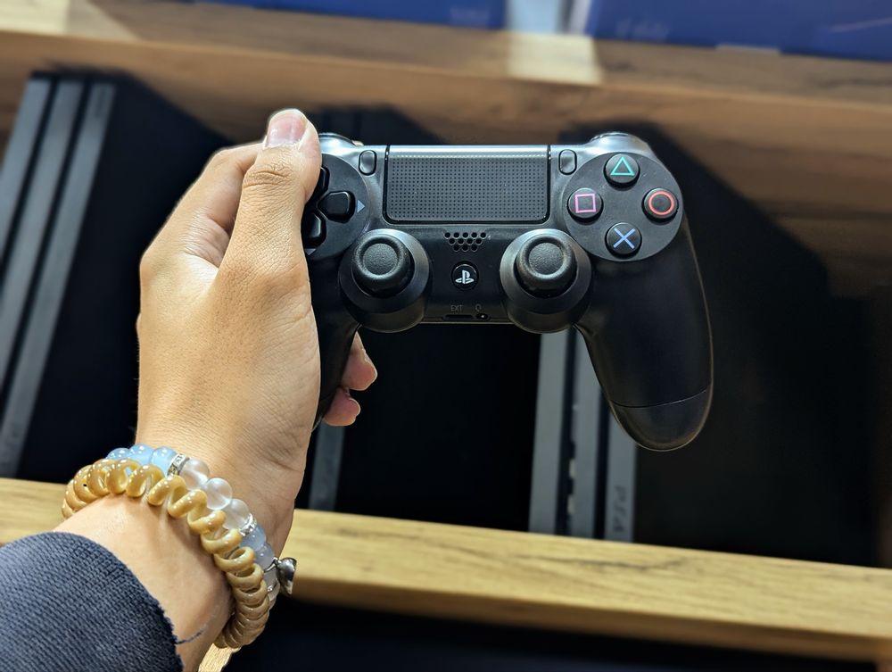 PlayStation 4 Pro 1ТБ + Гра GTA V (ГАРАНТІЯ 12 МІСЯЦІВ)