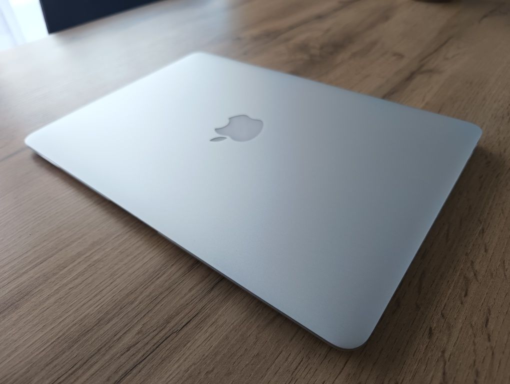 MacBook Air A1466 4GB 128GB SSD super stan, nowa bateria, Okazja!
