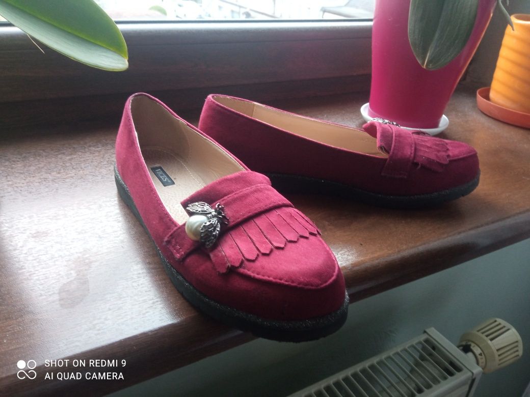 Bordowe buty damskie