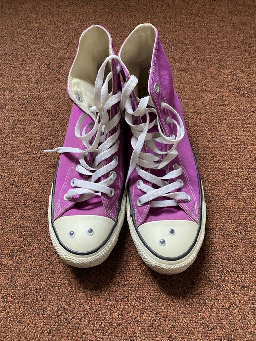 Продам конверси.