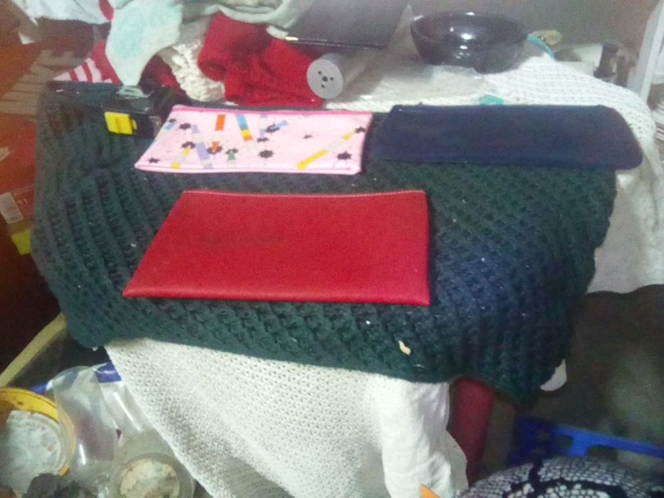 Três bolsas para coleção, figuras anos 80