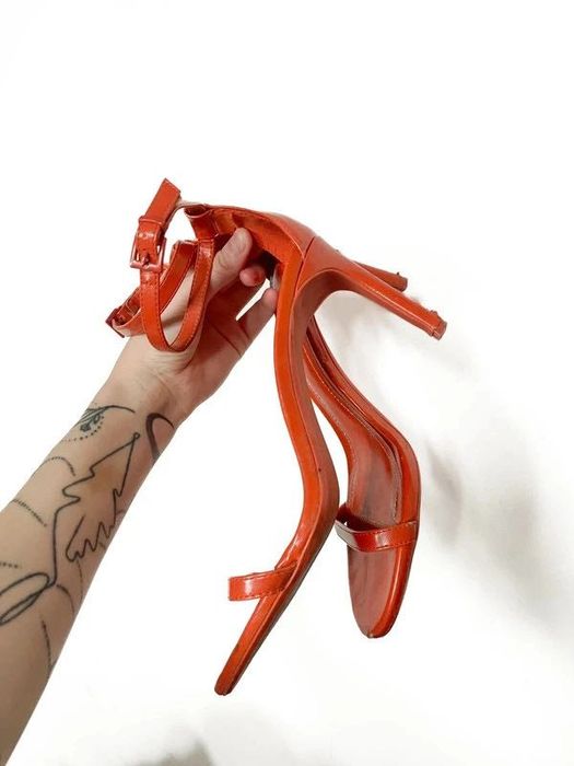 Ceglane szpilki Bershka 39 rude czerwone pomarańczowe