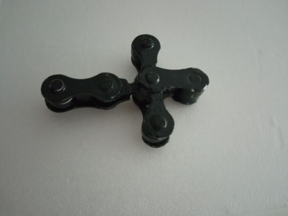 Krzyżyk z łańcucha rowerowego