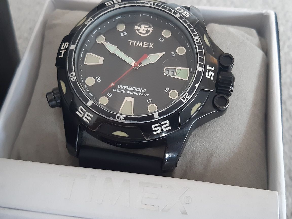 Timex Diver WR200M Expedition Shock Resist