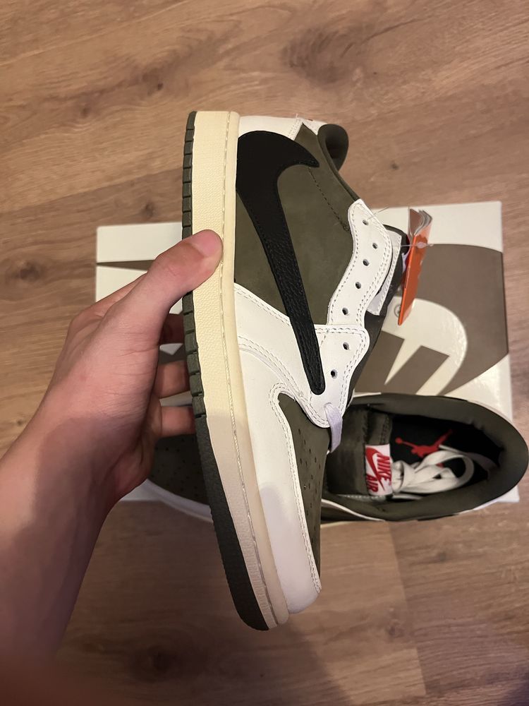 Air Jordan 1 x Travis Scott Medium Olive