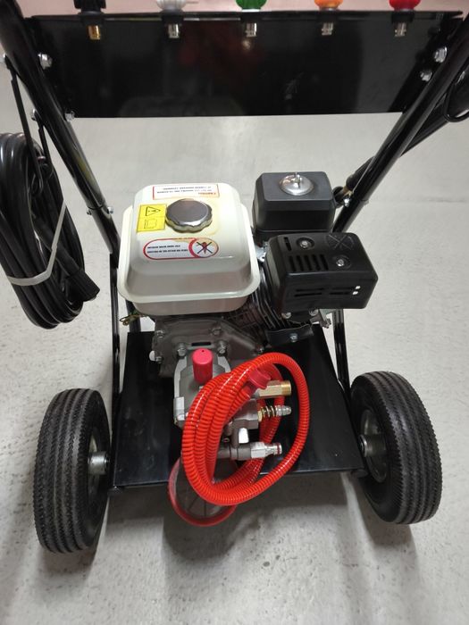 Máquina de lavar a pressão a gasolina 180bar NÜRNBERG