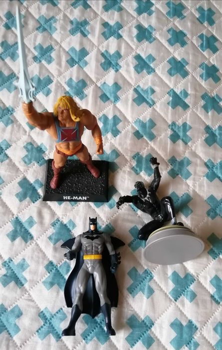 Bonecos de super heróis