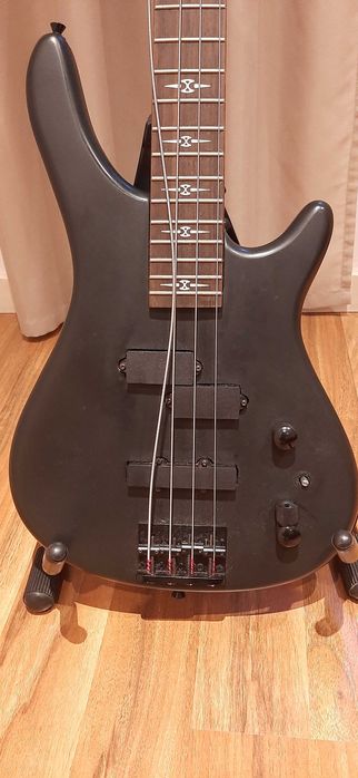 Baixo Eléctrico Stagg BC300-GBK