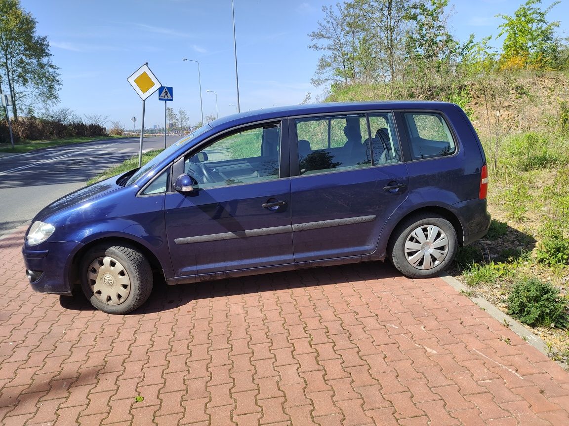 Volkswagen Touran 7 osób