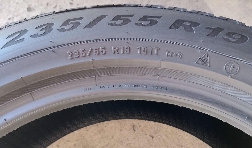 Шини зимові R19 235/55 Pirelli Scorpion Winter