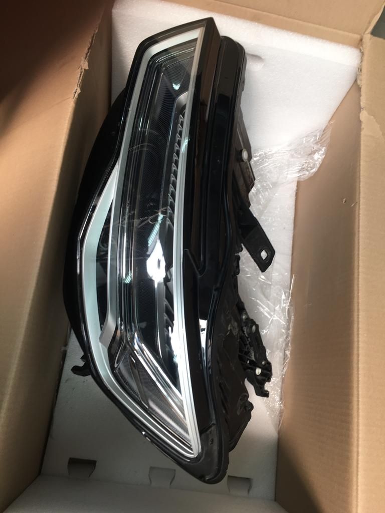 Farol audi a6 avant (4gd)