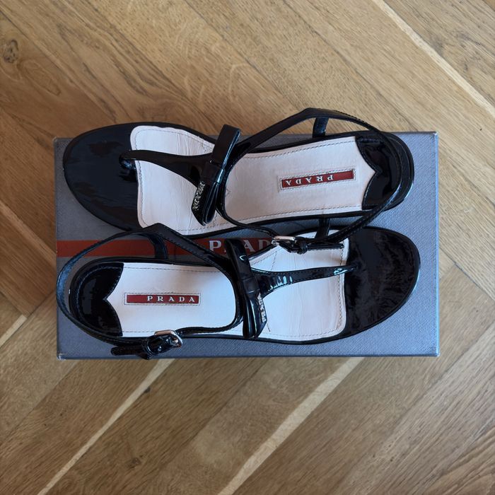 Босоніжки Prada Bow Wedge Thong Sandals