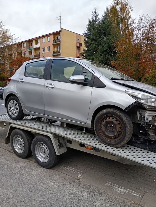 przedni blotnik drzwi yaris 3 przednie tylne prawe lewe deska konsola