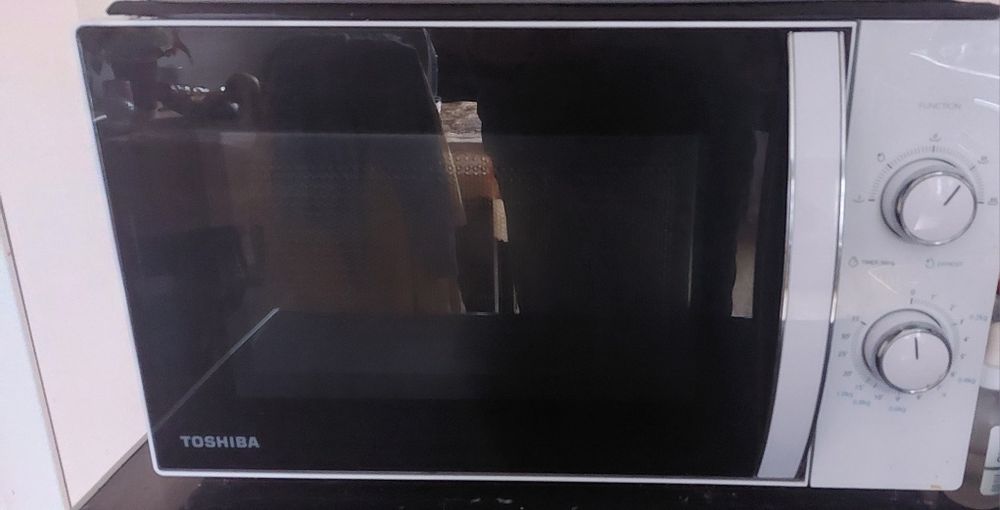 Mikrofalówka jak nowa, nieużywana Toshiba