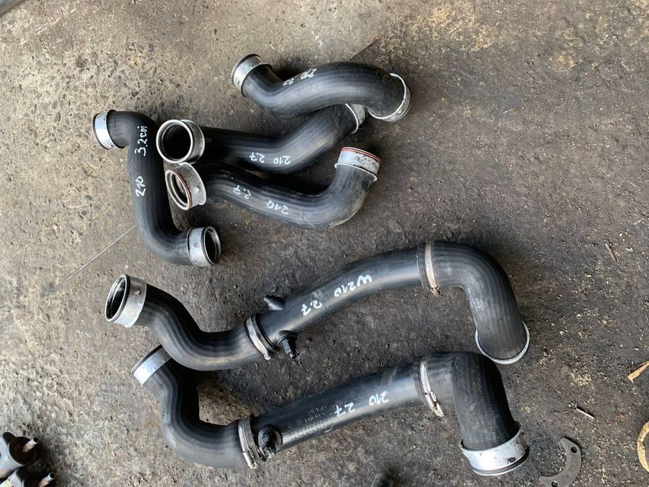 Радіатор інтеркулєра патрубки w210 3.2 cdi