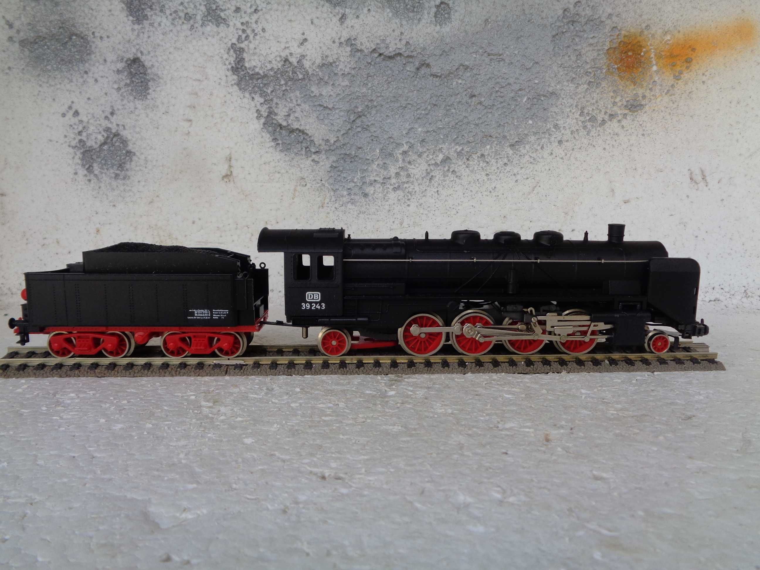 1:87 LIMA Locomotiva a vapor com tender BR 39 da DB com luz