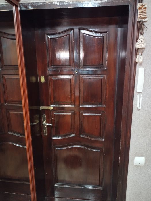 Продам двері вхідні