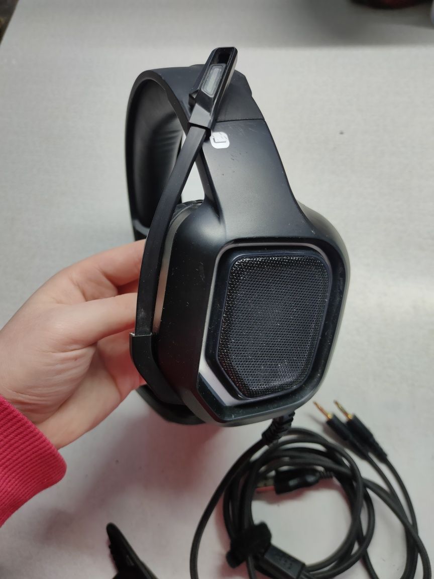 Продам игровые наушники cyberpunk cp-077 с подсветкой и микрофоном