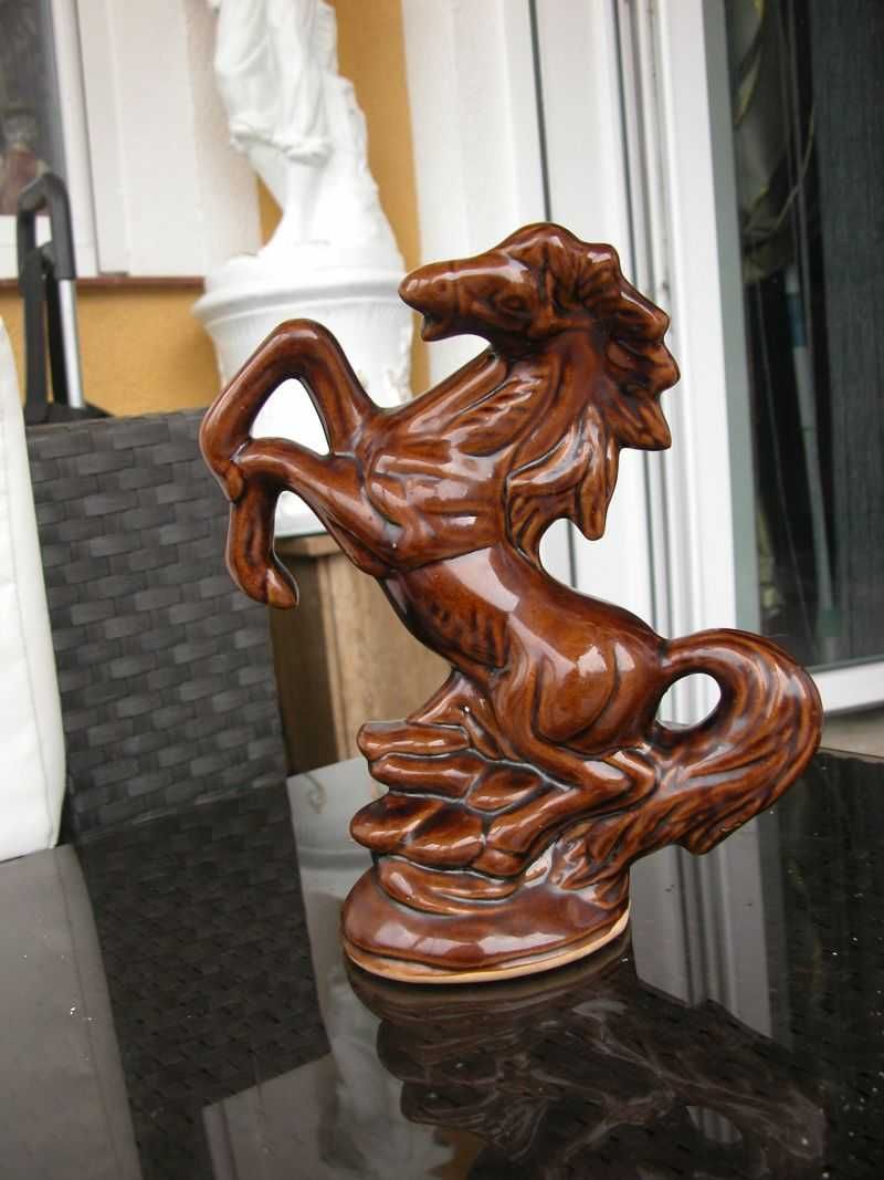 figurka koń konik